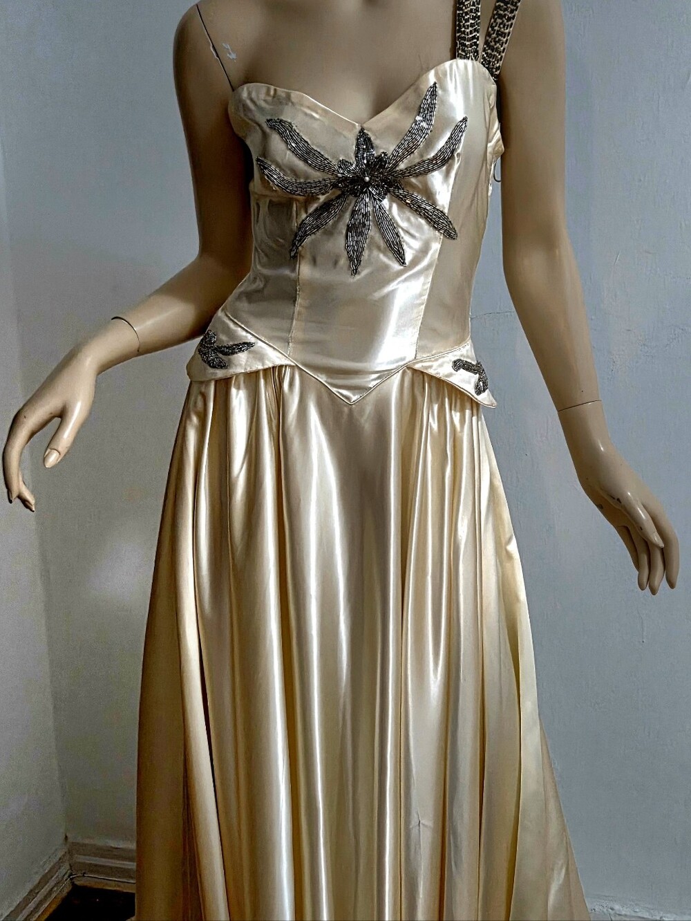Vtg 1930s Liquid Satin Hand Beaded Jean Harlow Bridal Gown Superb - Picture 4 of 9